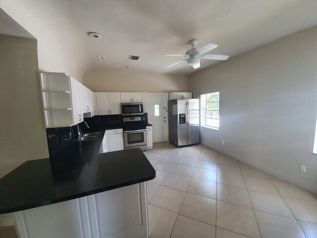 Foto del edificio - 318 SW 15th St