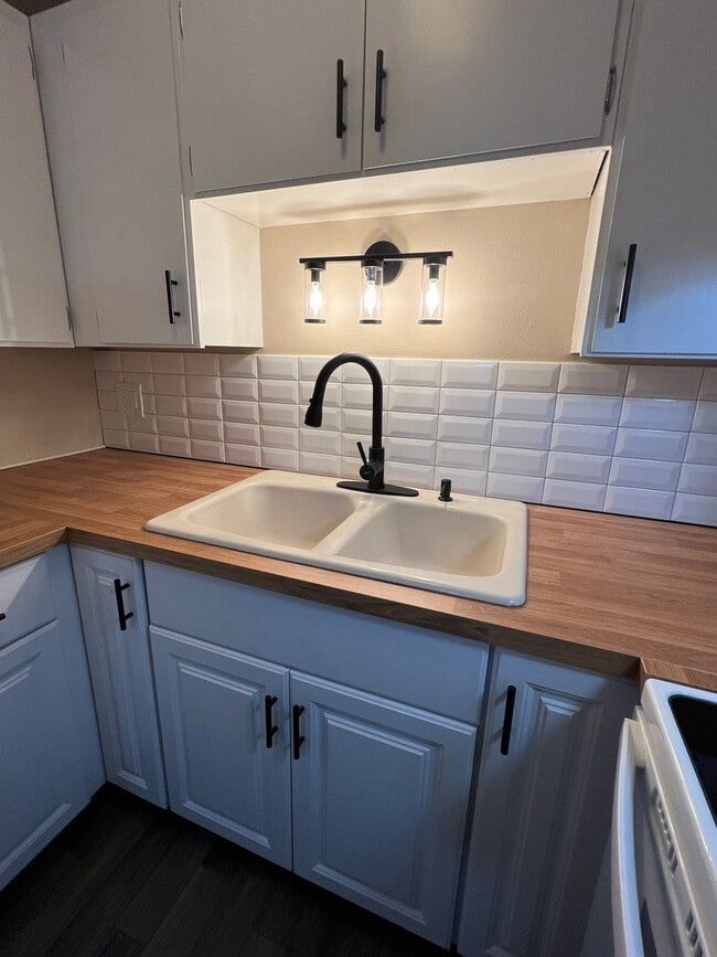 Photo - Fully Remodeled Rockwood 2-Bedroom Apartment