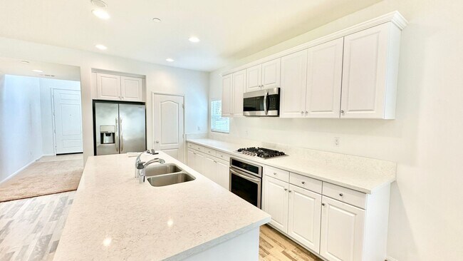 Foto del edificio - Lovely Two Story Home in the Newer Communi...
