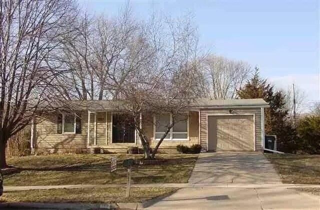 Photo - 717 Keswick Dr (Iowa City, IA)