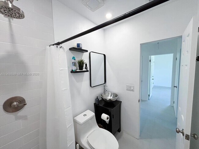 Building Photo - 601 De Leon Dr