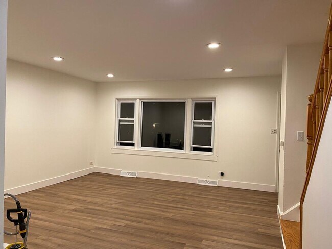 Foto del edificio - 5847 Lincoln Ave