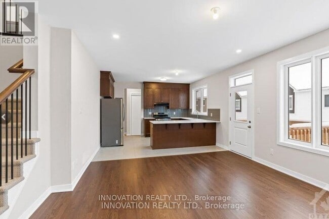 Building Photo - 741 Eminence St