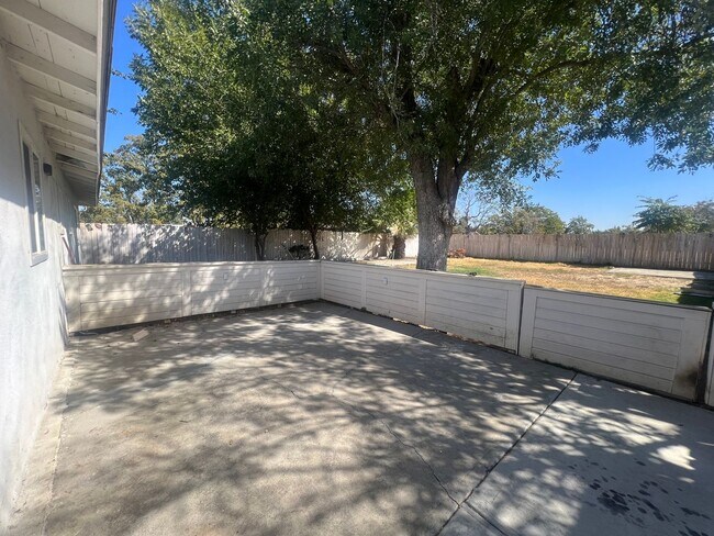 Foto del edificio - Charming 3 bedroom & 2 bath For Rent!