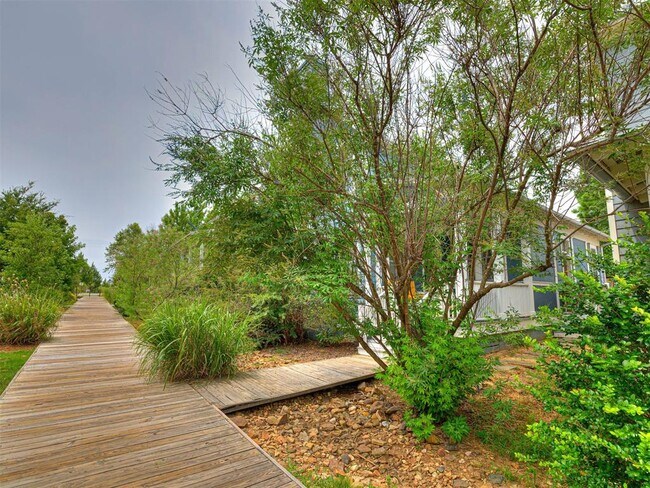 Building Photo - 39 Boardwalk