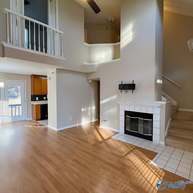 Foto del edificio - 109 Highwood Ct