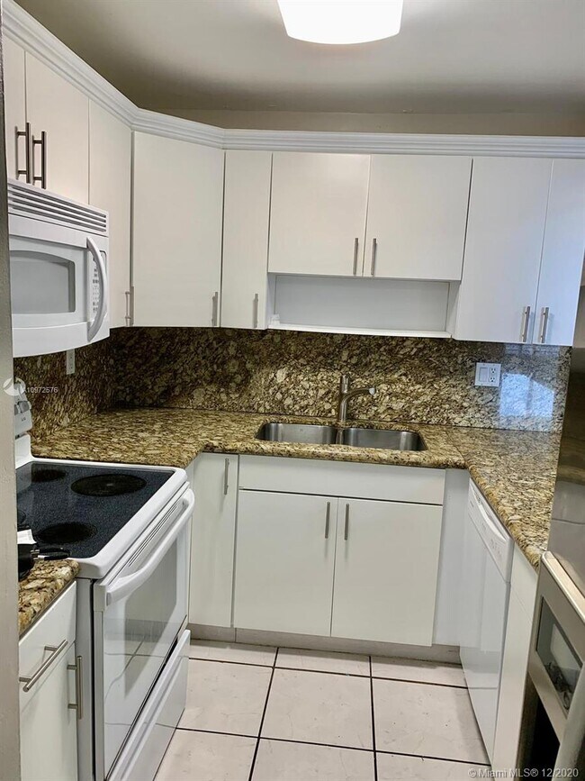 Foto del edificio - 8201 NW 8th St