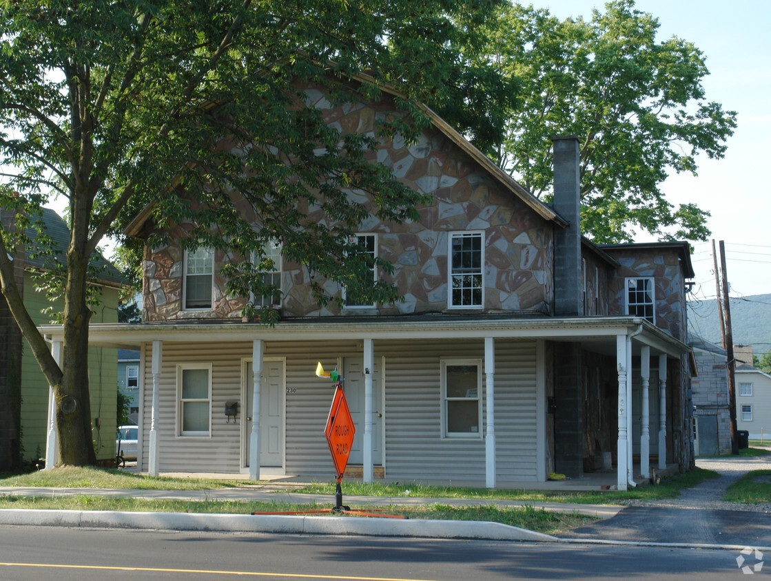 Primary Photo - 228-230 Broad St