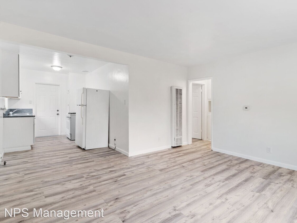 Primary Photo - 1 br, 1 bath Apartment - 9326-9330 Park St...