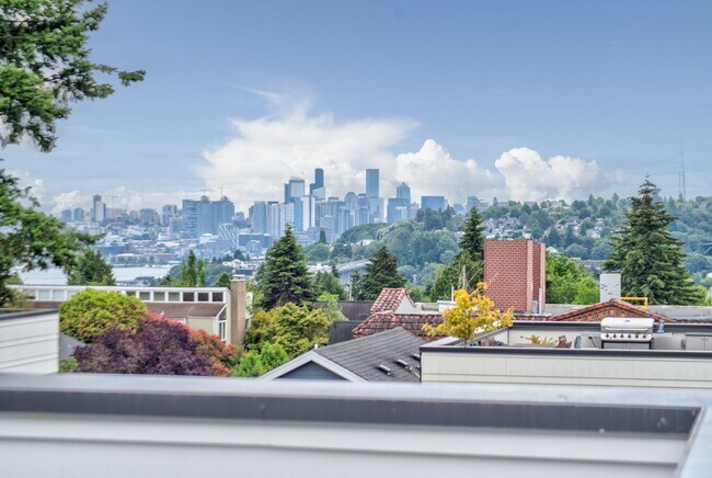 Building Photo - Modern Townhome For Rent In Fremont