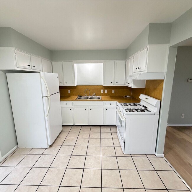 Foto del edificio - Remodeled Two bedroom duplex in Kellogsville School District!