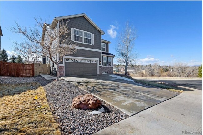 Foto del edificio - Beautiful 2-Story Home In Hidden River. Finished Basement. Turfed Backyard.