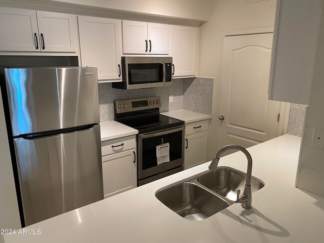 Foto del edificio - 1701 E Colter St