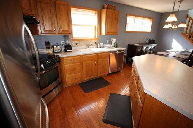 Building Photo - 801 Carina Ln