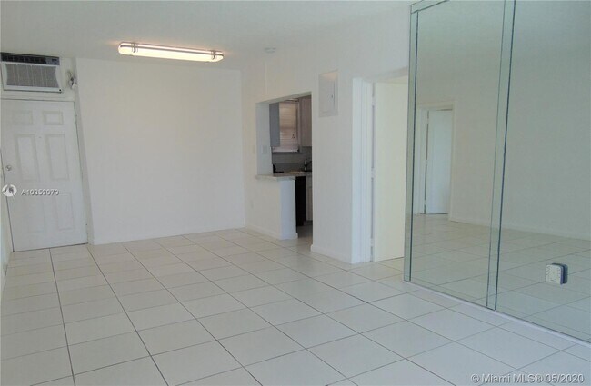 Foto del edificio - 10281 E Bay Harbor Dr