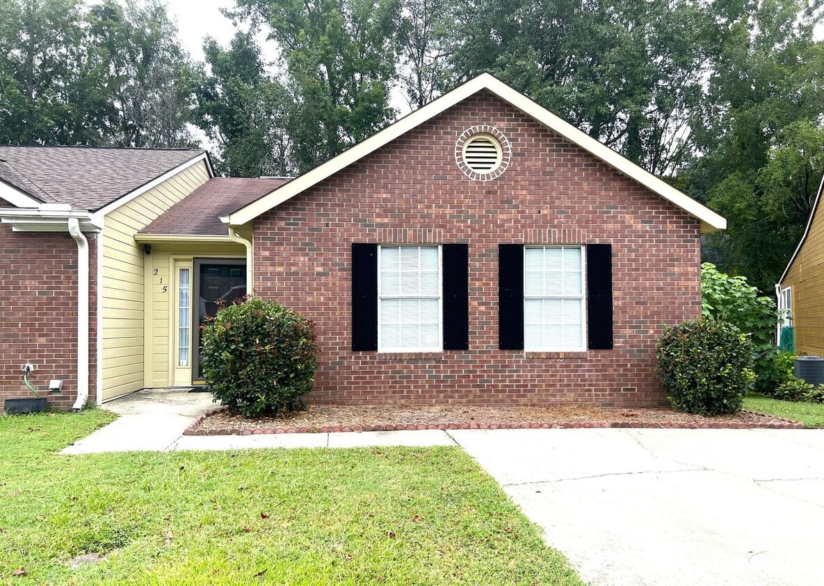 215 Johns Ct, Macon, GA 31210 House Rental in Macon, GA