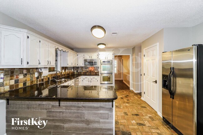 Foto del edificio - 3380 Bluebridge Ln