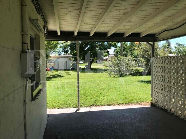 Foto del edificio - 21443 Olean Boulevard