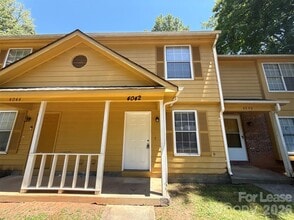 Building Photo - 4042 Briarhill Dr