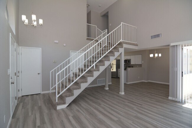 Foto del edificio - Remodeled 3 Bedroom 2.5 Bath House! West T...