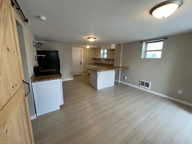 Foto del edificio - 1138 W 11th St