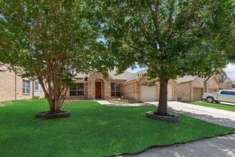 Building Photo - 2517 Indian Hills Dr
