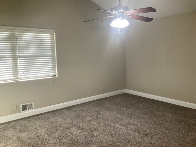 Building Photo - 4998 Sunshine Ct NW