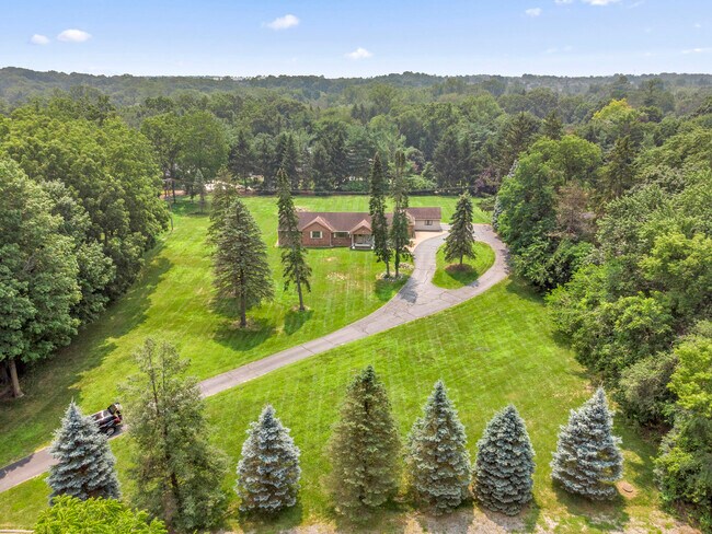 Foto del edificio - 46105 W Seven Mile Rd