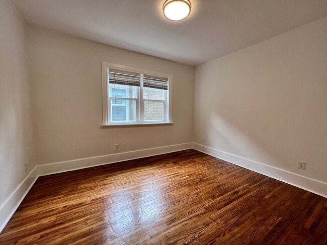 Building Photo - 934 Curry Ave