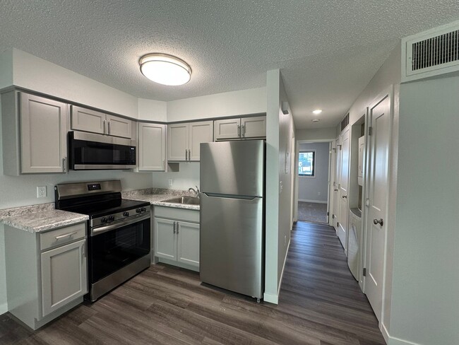 Foto del edificio - 2639 Westwinds Dr