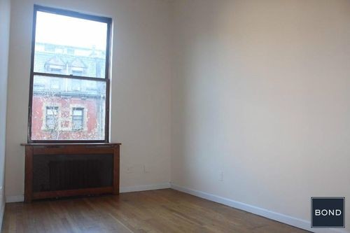 Foto del edificio - 323 E 89th St