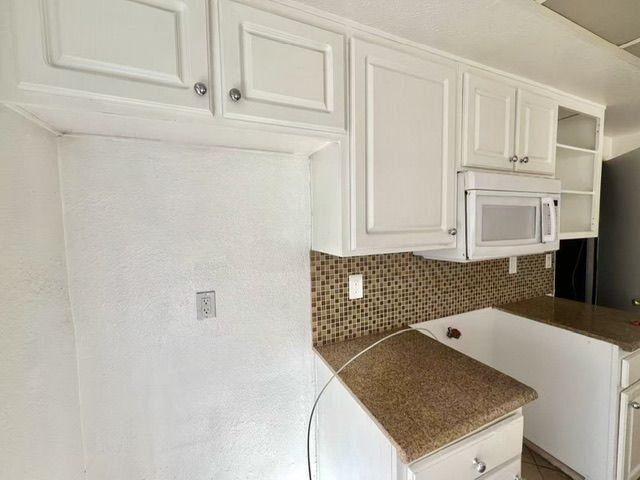 Foto del edificio - 1460 Kendall Dr