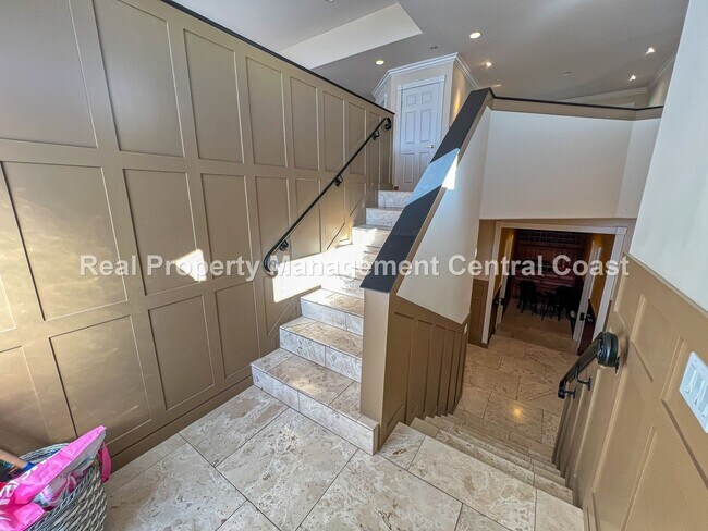 Building Photo - AVAILABLE NOW -  Luxury Home in Pismo Beac...