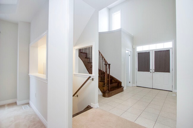 Building Photo - Fabulous 4-Bedroom Home for Rent in North Oshawa