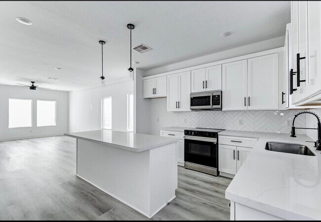 Building Photo - 2206 Dolly Wright St