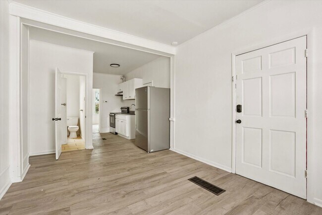 Photo - 227 N Simpson St Apartment