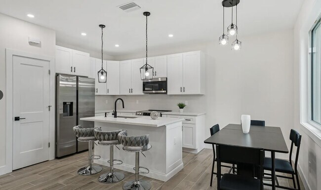 Foto del edificio - 12236 Land St