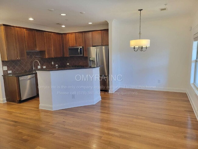 Building Photo - Stunning Townhome Overlooking Beltline at Grant Park!