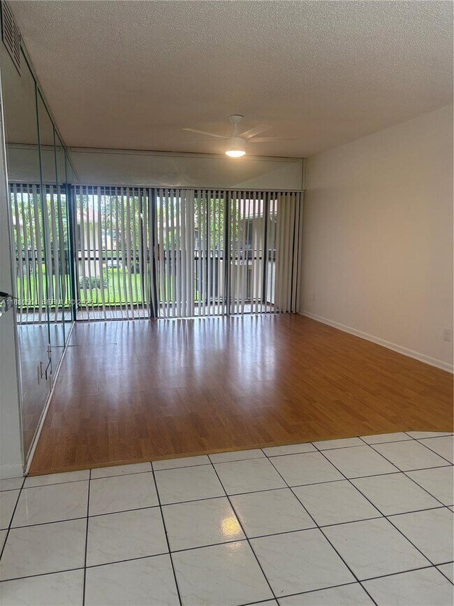 Foto del edificio - 5981 Washington St