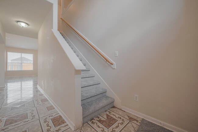 Building Photo - 155 Rodeo Dr