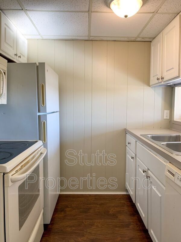 Foto del edificio - 1703 Robertson Blvd