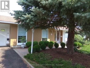 Building Photo - 8 Birchview Rd