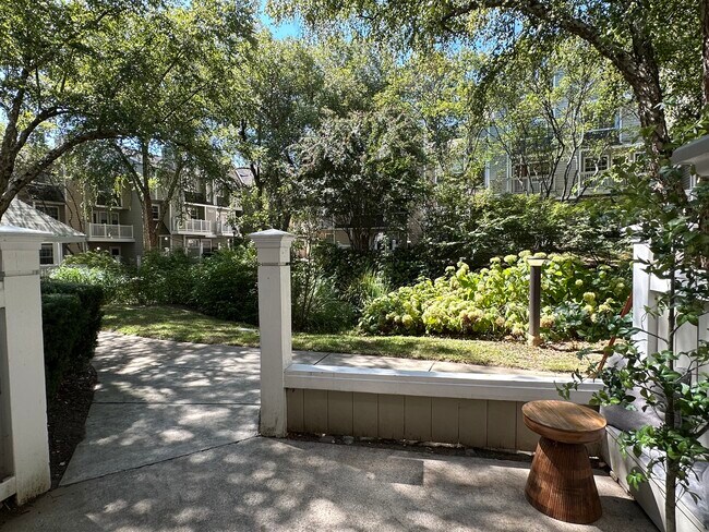 Entrance Patio - 5801 Inman Park Cir
