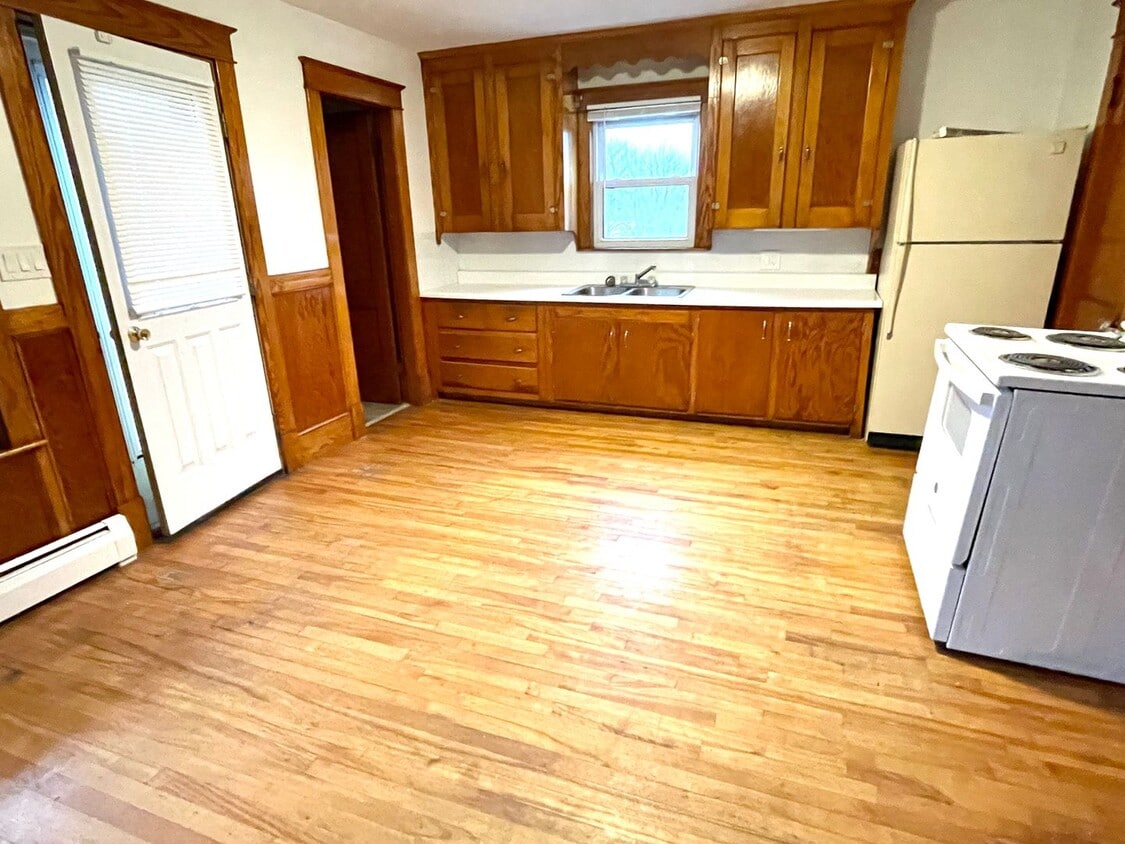 Primary Photo - 208 Northern Ave