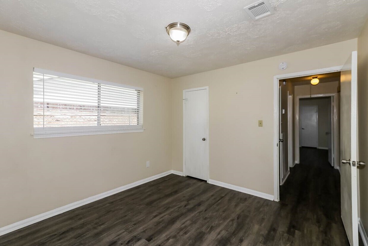 Primary Photo - 8422 Bandridge Rd