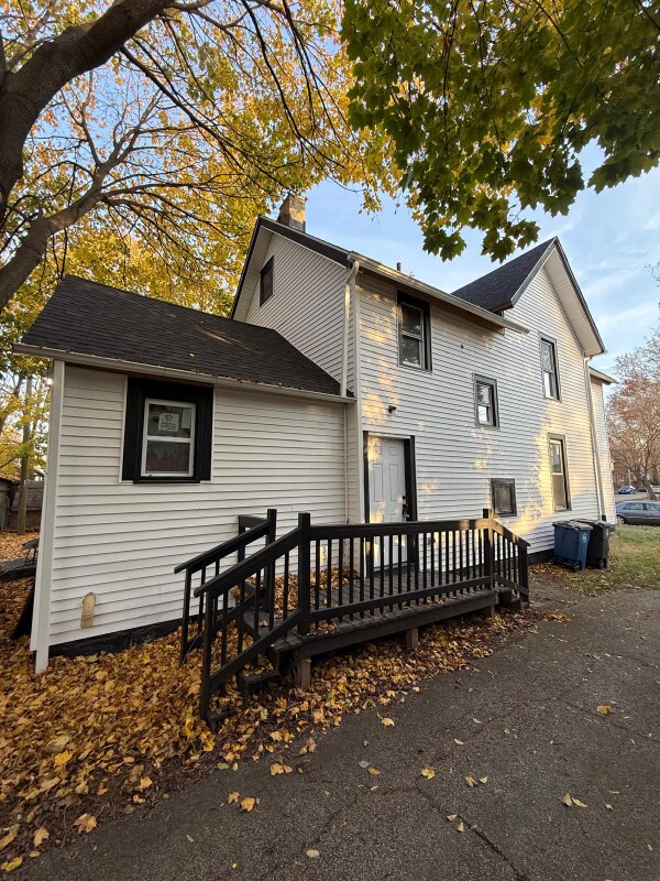 Foto del edificio - 3202 Bradwell Ave