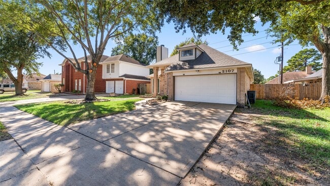 Foto del edificio - 2107 Charlton House Ln