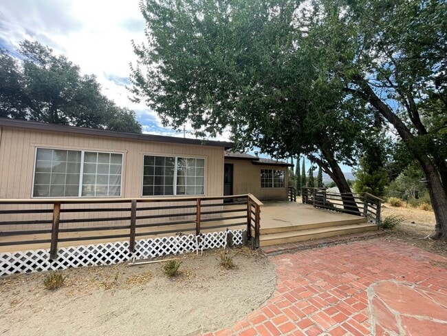 Building Photo - 2416 Cedar Dr