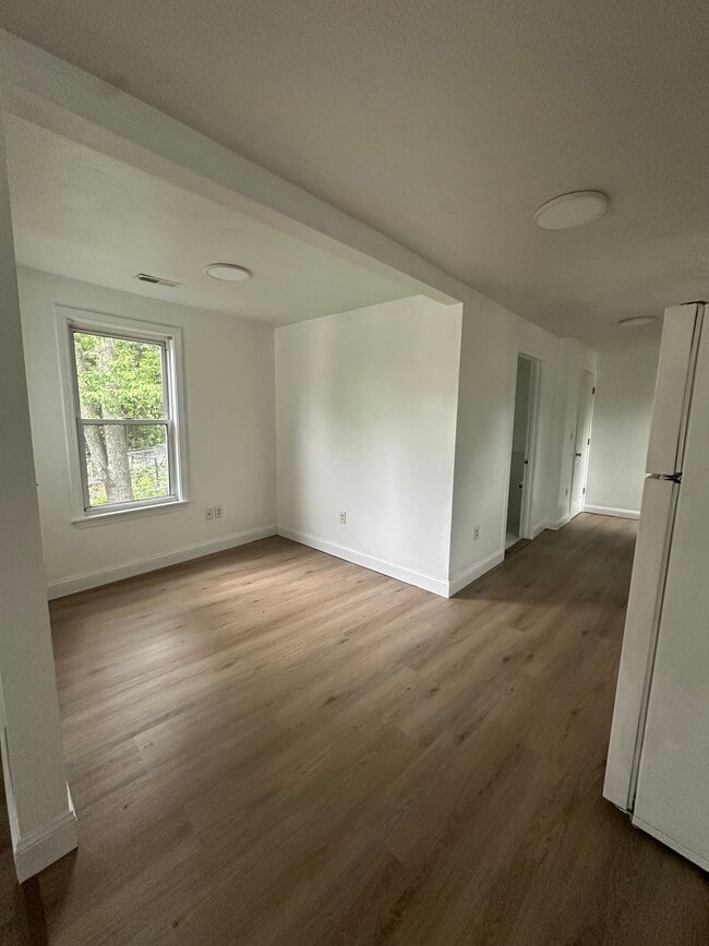 Building Photo - 48 Lunenburg St