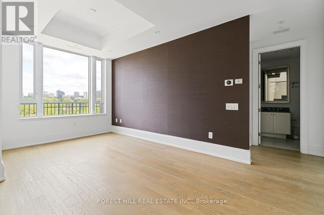Building Photo - 133 Hazelton Ave